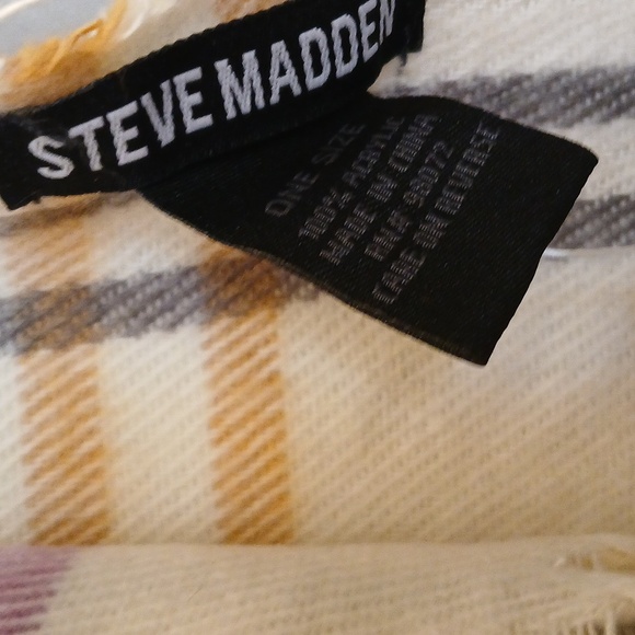 NWT CLASSIC STEVE MADDEN WINTER WHITE, TAN, GREY PURPLE SCARF - Picture 4 of 4